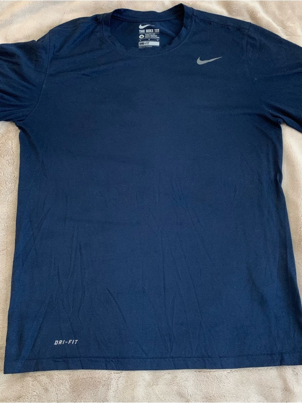 Nike Men’s Navy Short Sleeve Dri-FIT Tee size medium